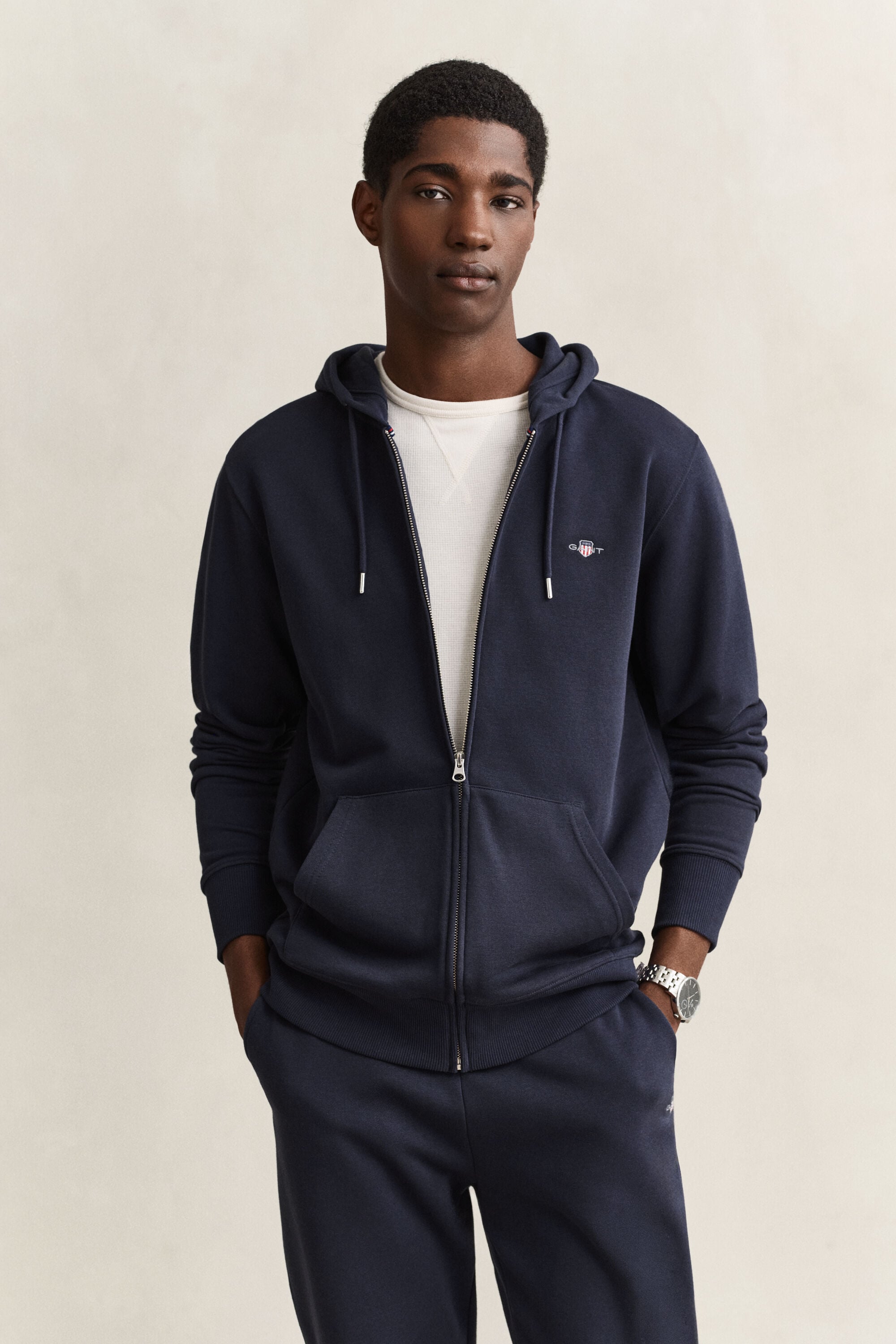 Shield hoodie med dragkedja