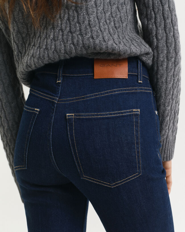 Slim fit jeans med utställda ben