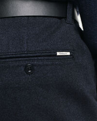 Slim fit tv&aring;f&auml;rgade byxor