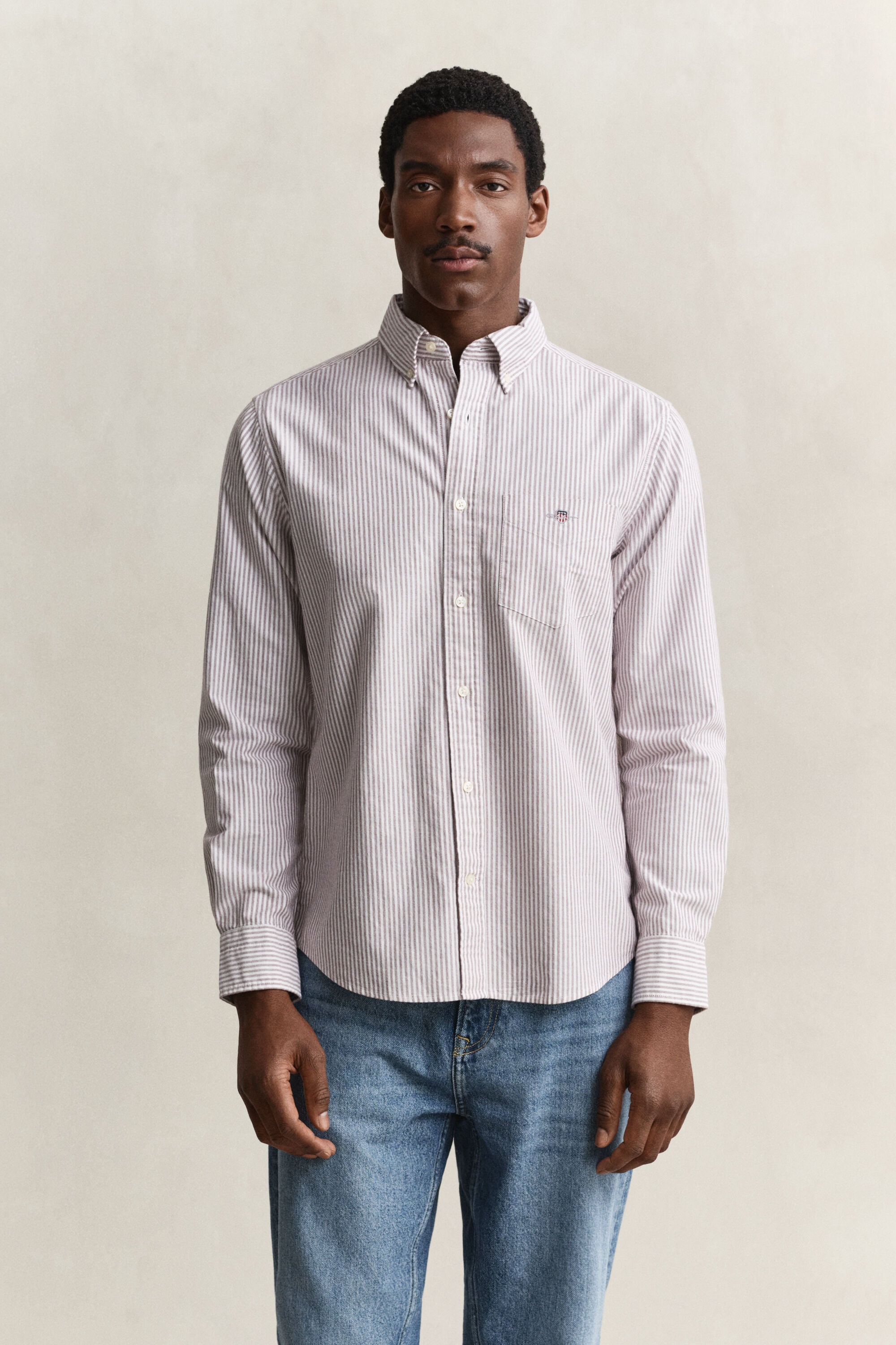 Klassisk randig oxfordskjorta med regular fit