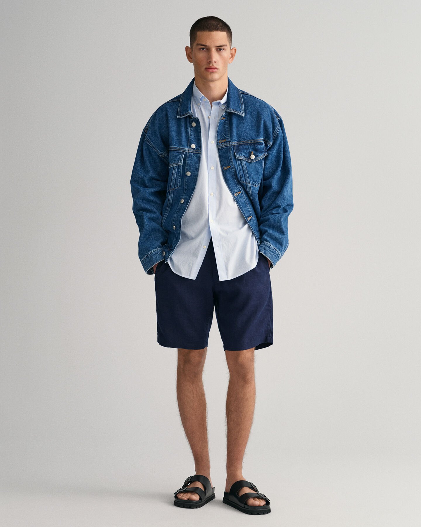 Relaxed fit linneshorts med dragsko