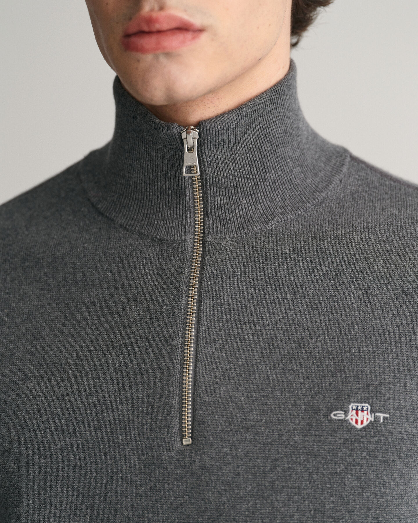 Milanostickad bomullstr&ouml;ja med halv dragkedja