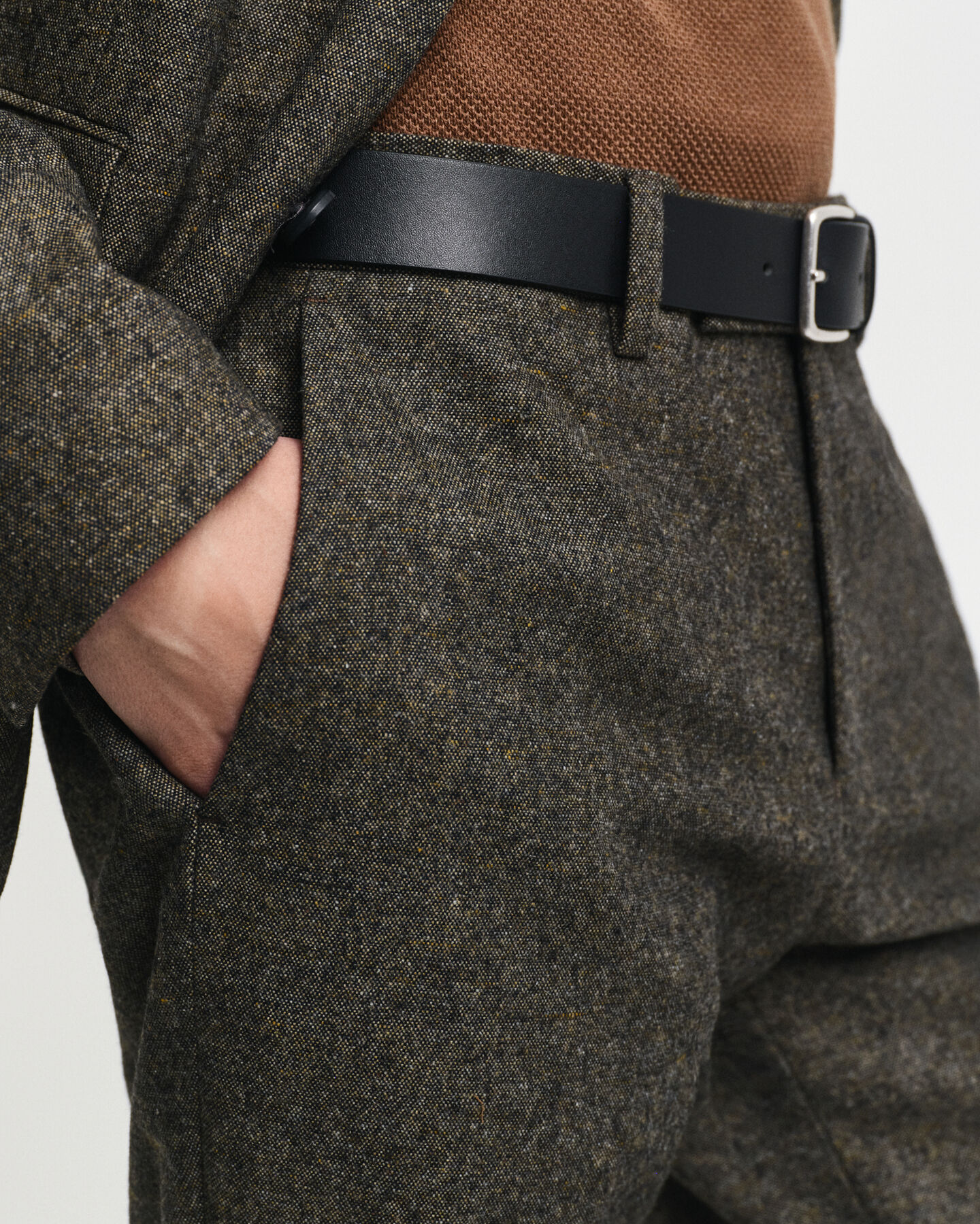 Slim fit kostymbyxor i donegalgarn