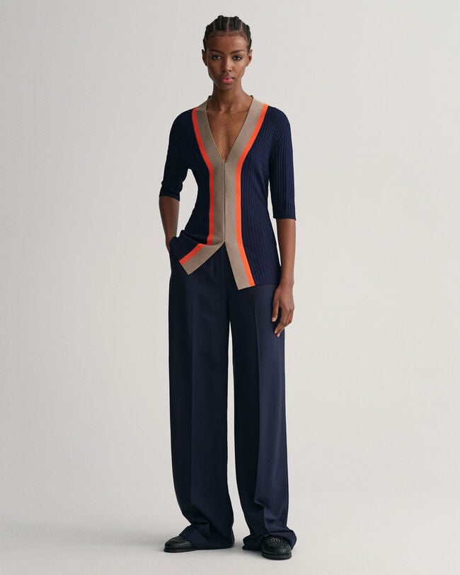 Ribbstickad V-ringad topp