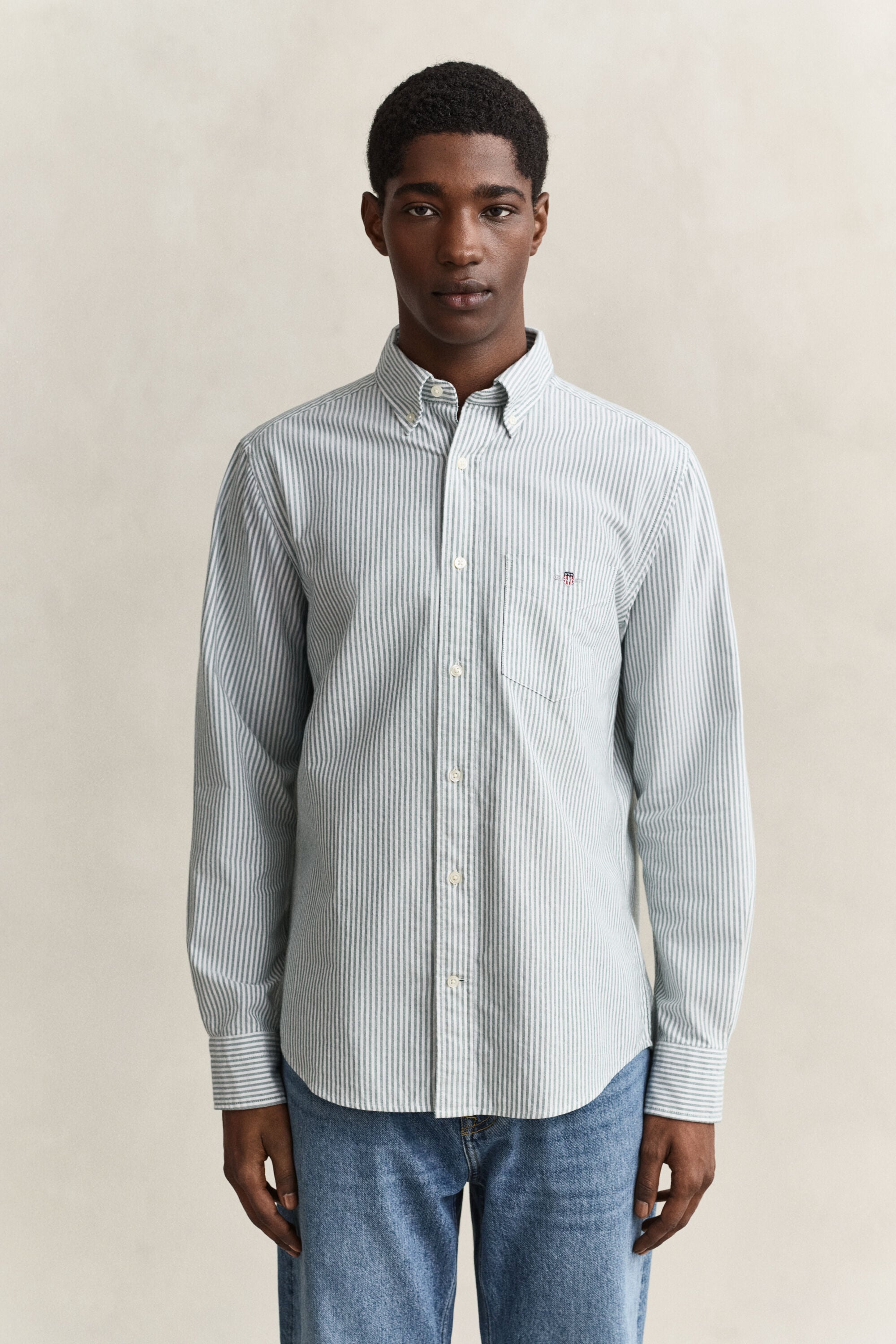 Klassisk randig oxfordskjorta med regular fit
