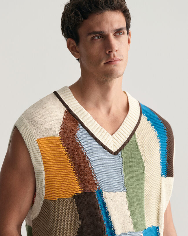 Stickad slipover med konsttryck