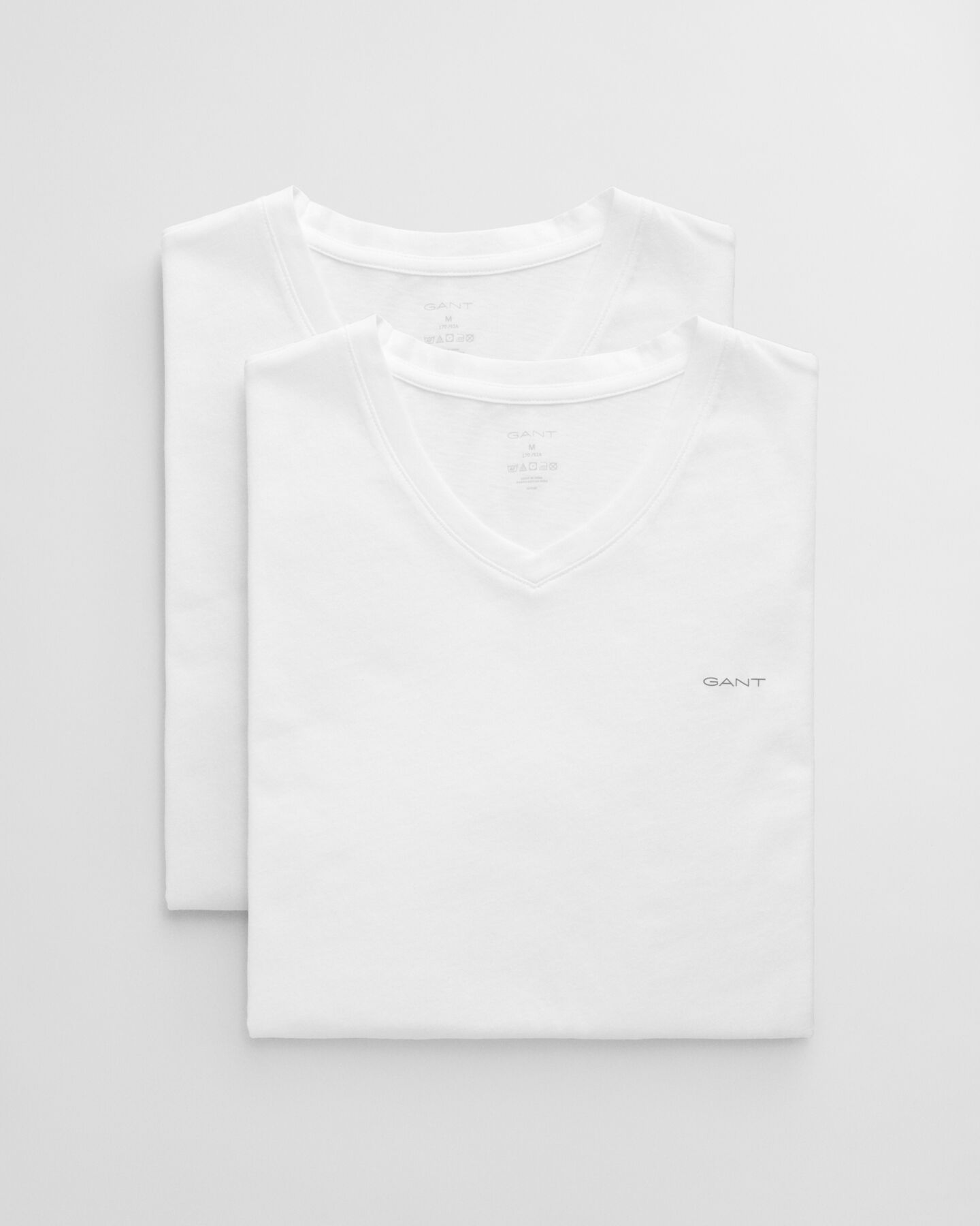 Tv&aring;pack V-ringade T-shirtar