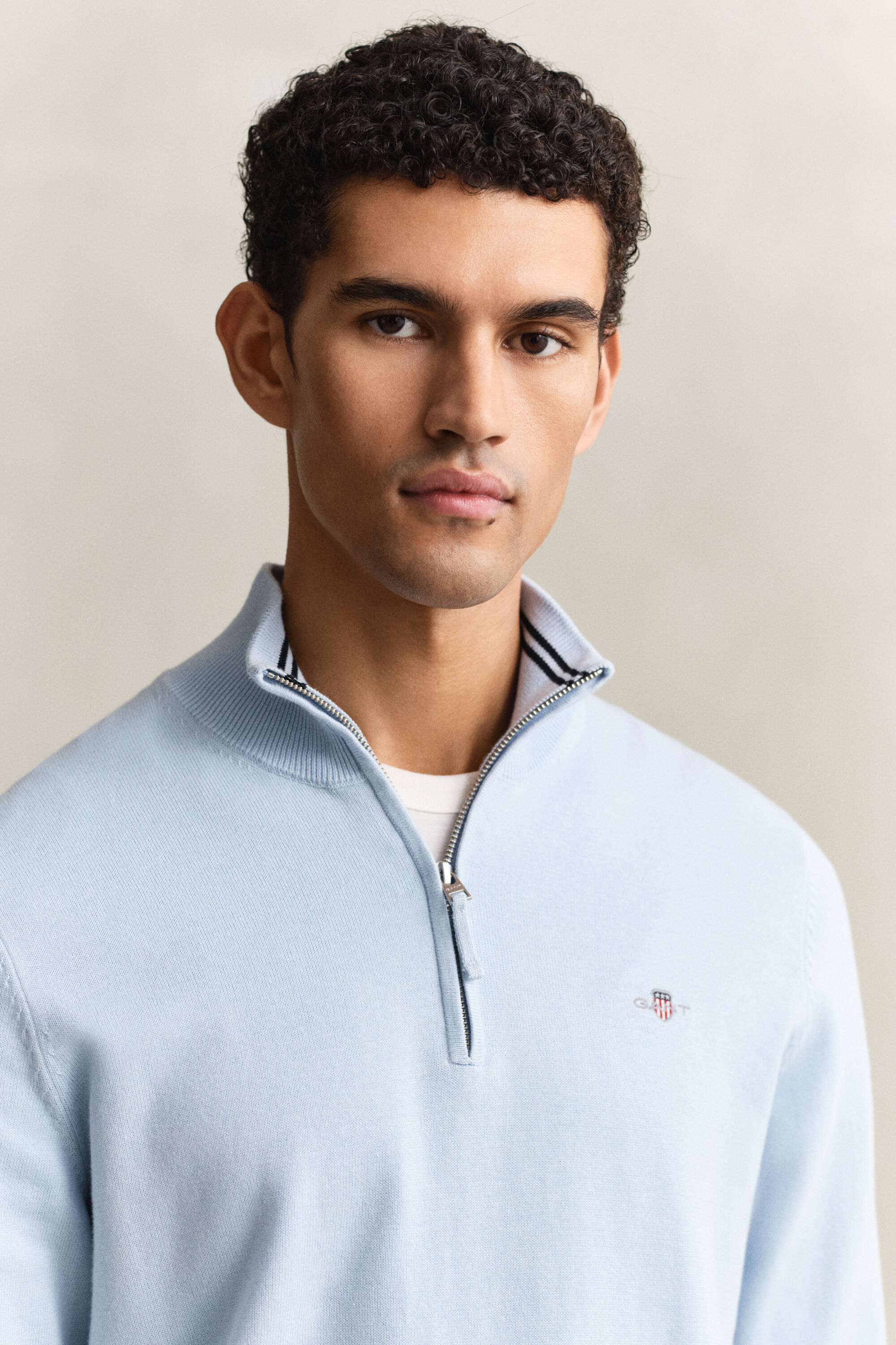 Klassisk bomullströja med dragkedja vid halsöppningen