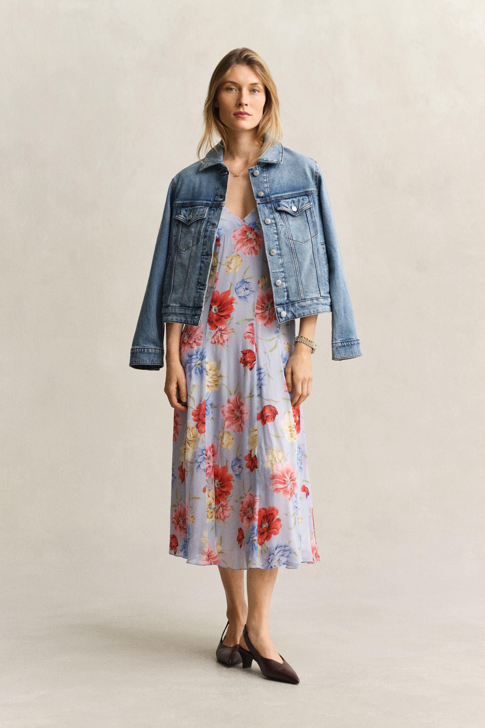 Blommig klänning med smala axelband