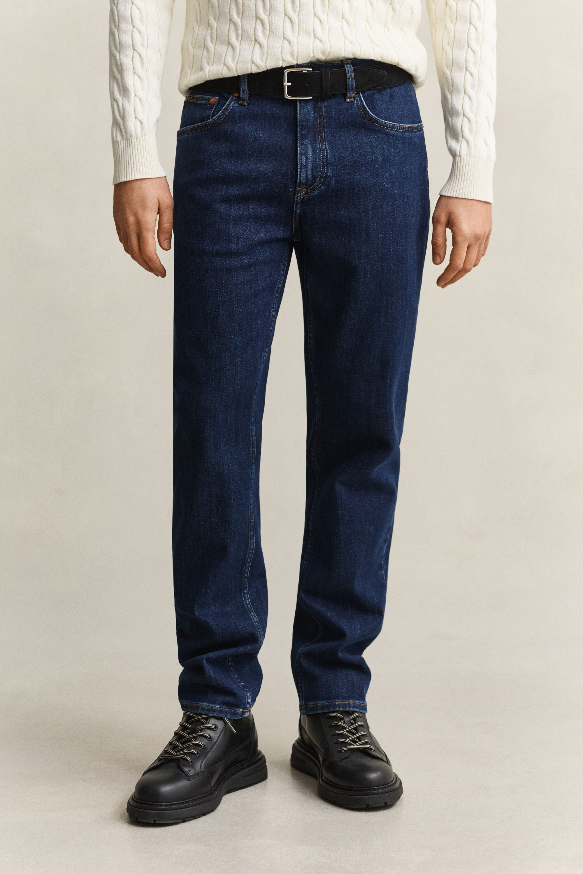 Regular fit jeans i stilren tvätt