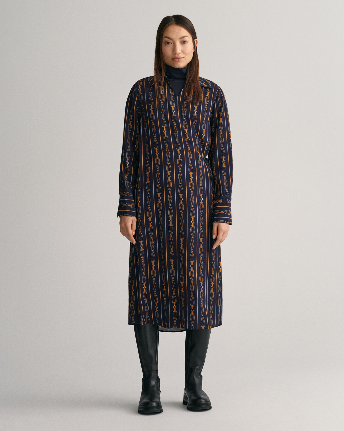 Regular fit randig omlottklänning