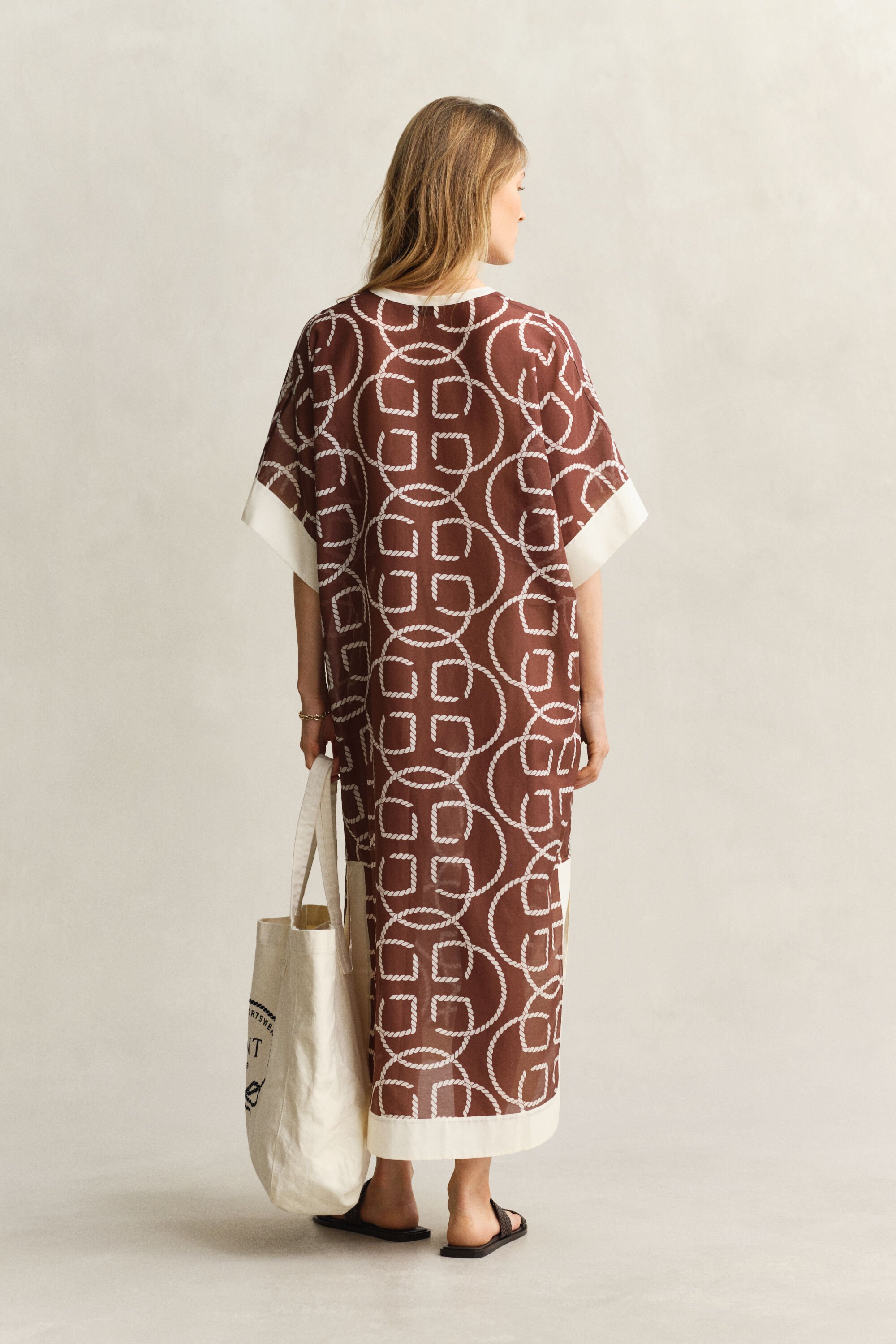 Kaftan i silke och bomull med monogram