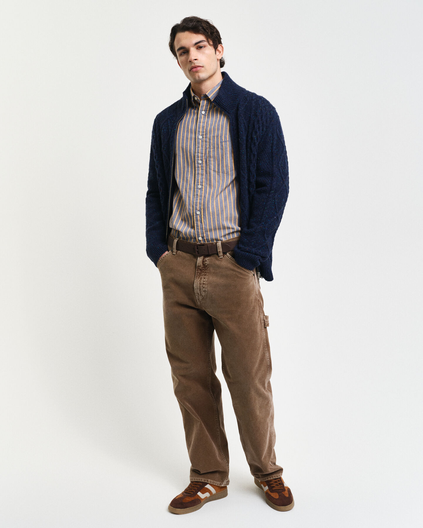 Kabelstickad cardigan med dragkedja