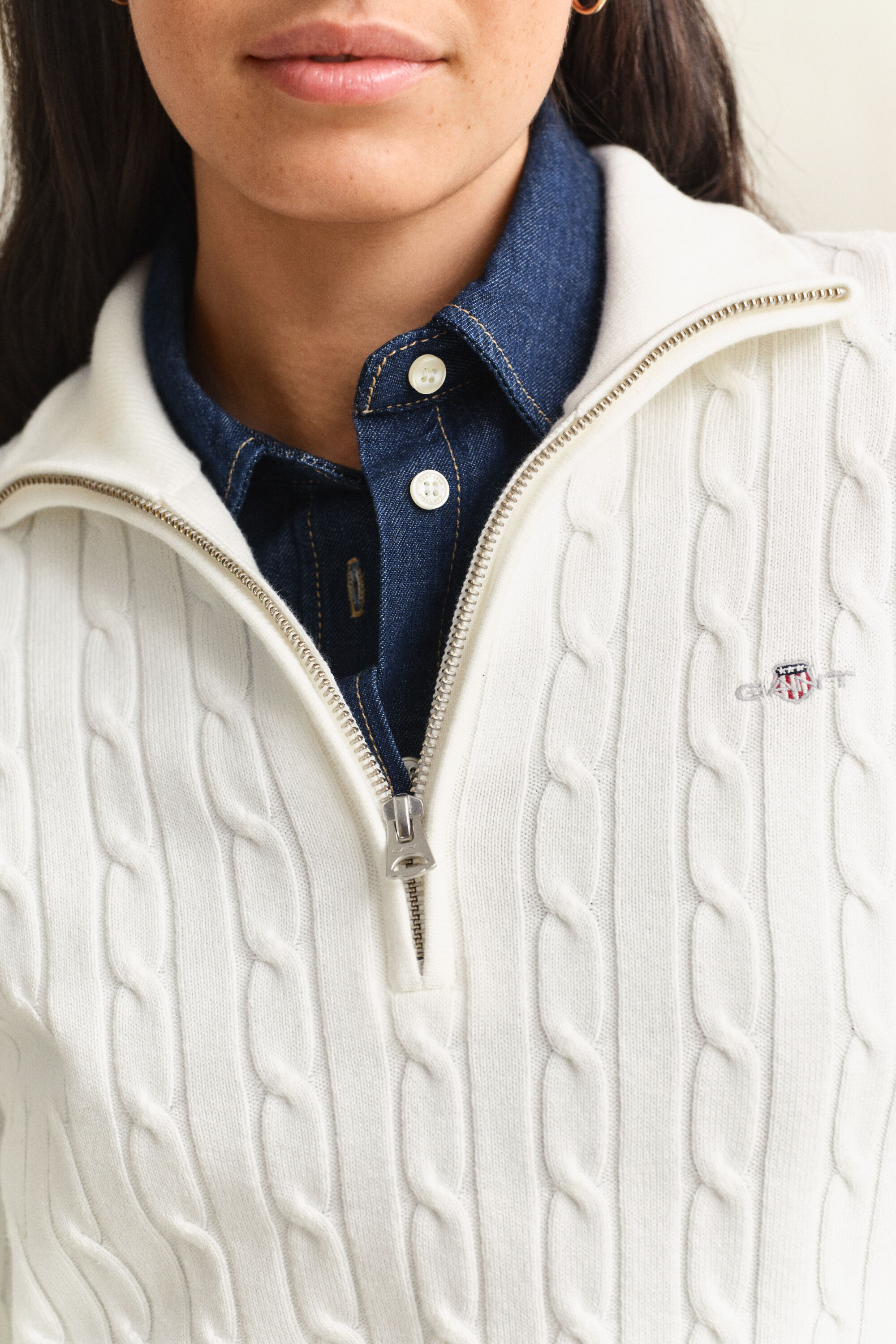 Stretchig kabelstickad tröja med half-zip
