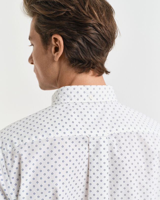 Regular fit sm&aring;prickig kort&auml;rmad skjorta