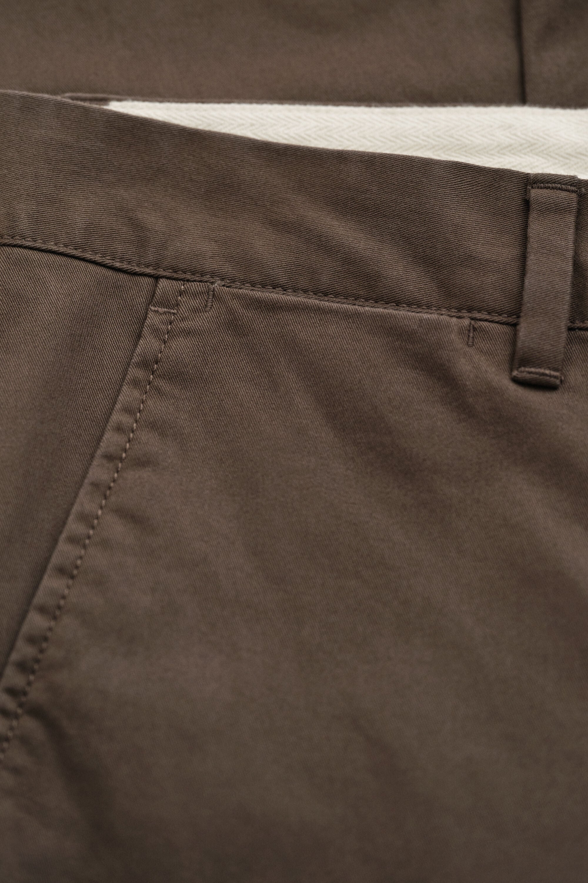 Klassiska chinos med slim fit