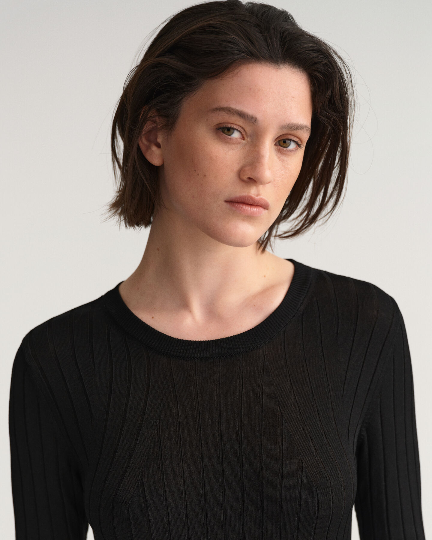 Ribbstickad klänning med breda ränder