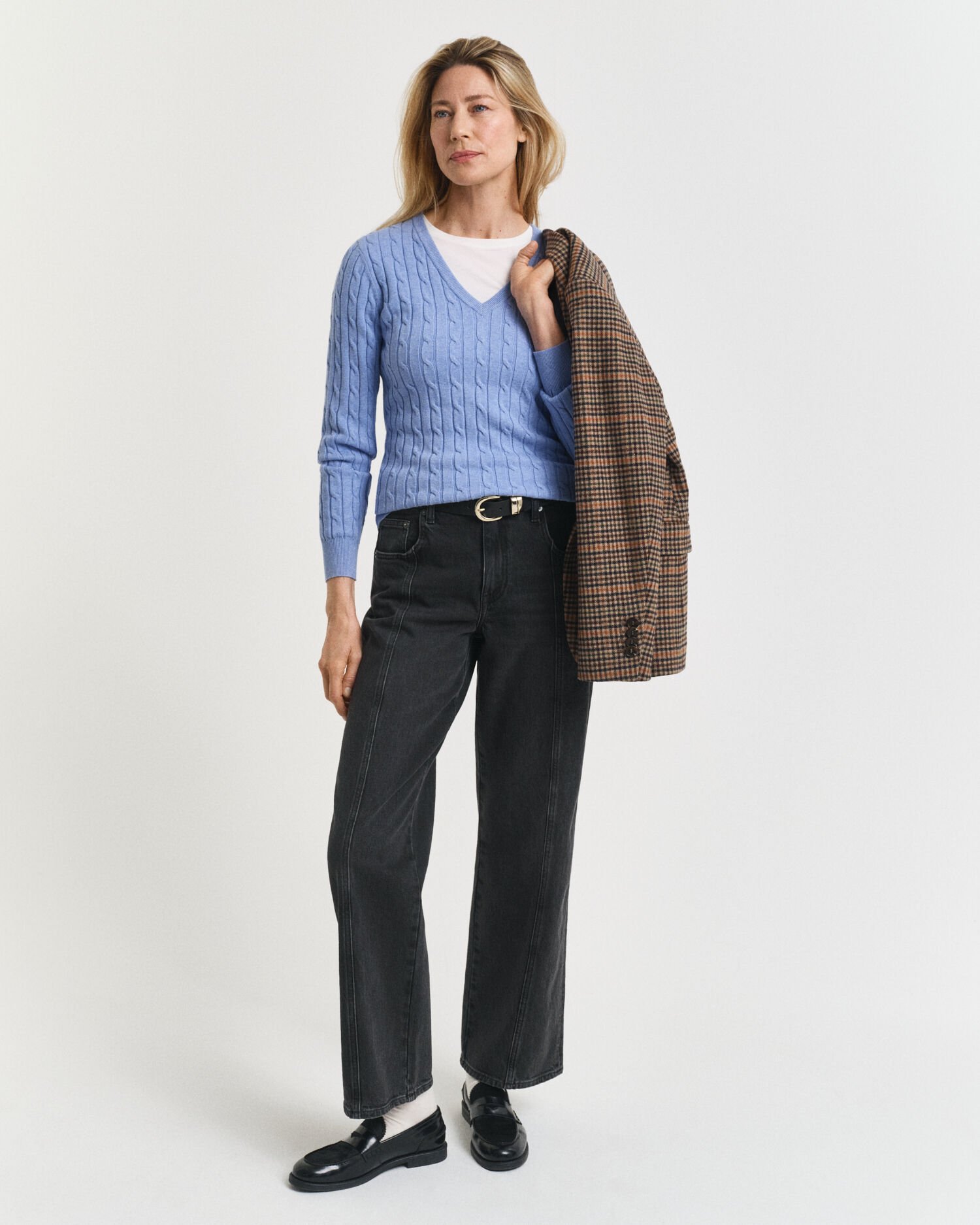 V-ringad kabelstickad tröja