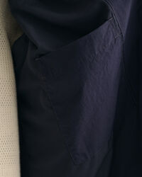 Lätt jacka med kapuschong