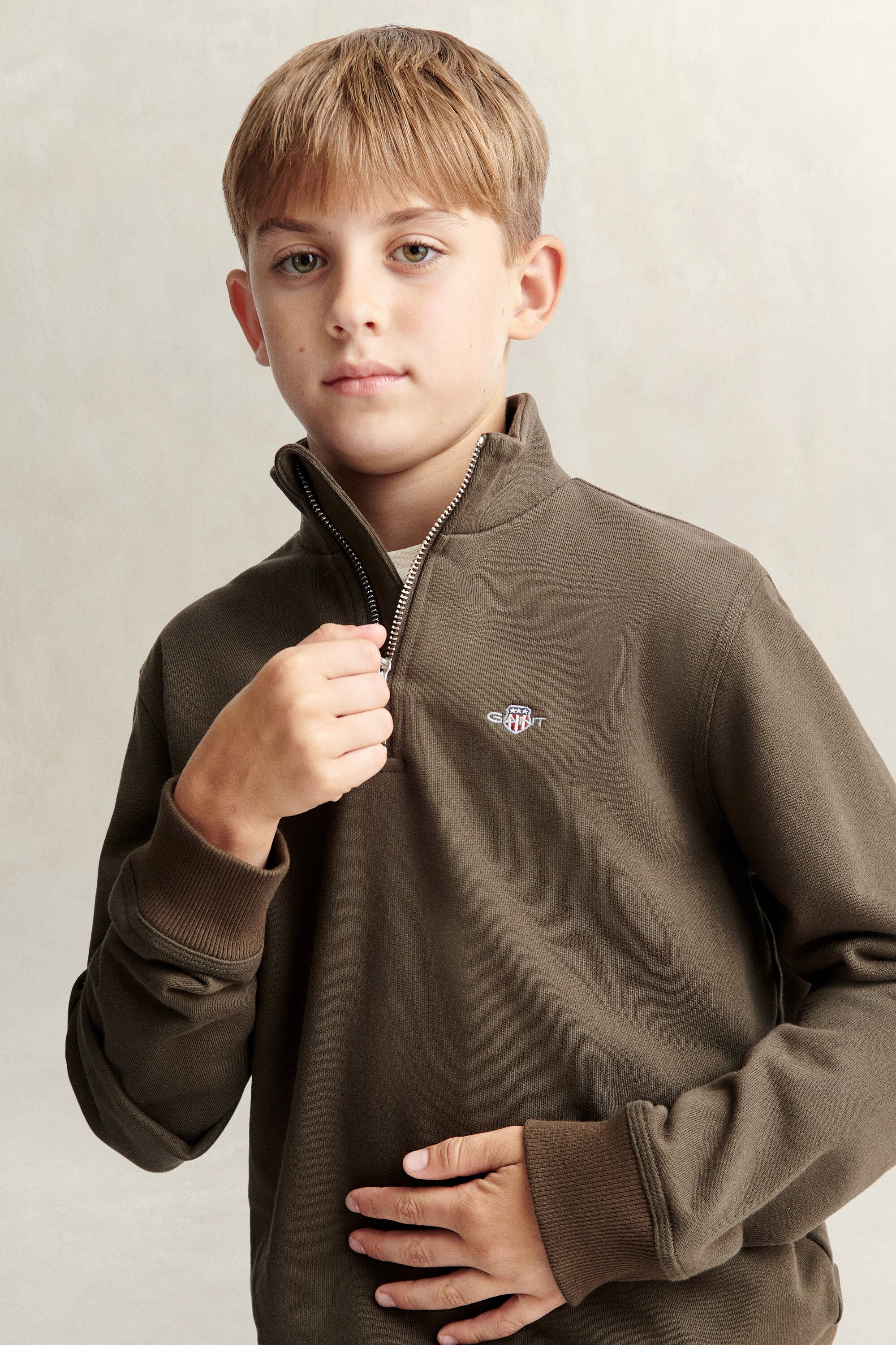 Teen Boys sweatshirt med half-zip och sköldemblem