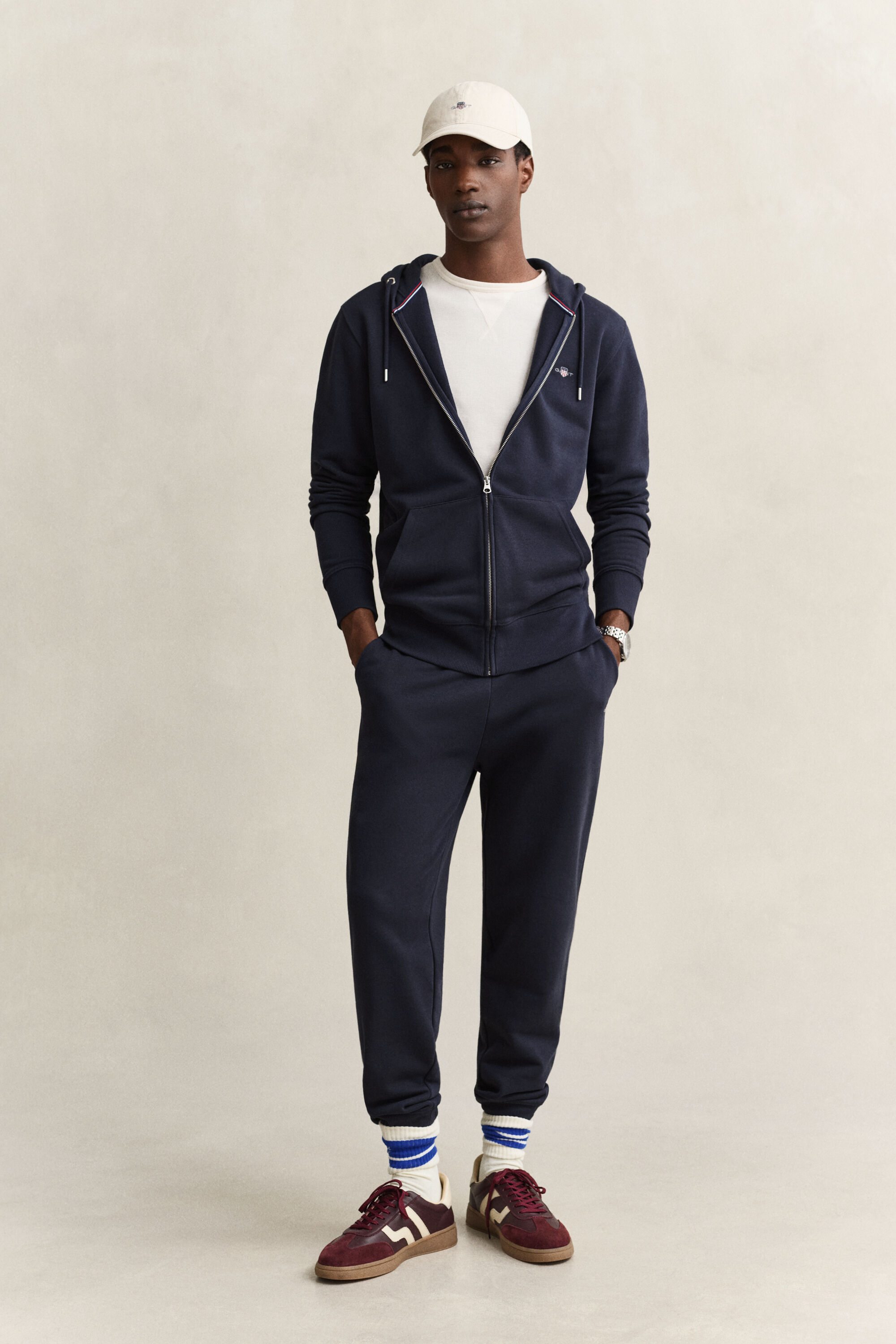 Shield hoodie med dragkedja