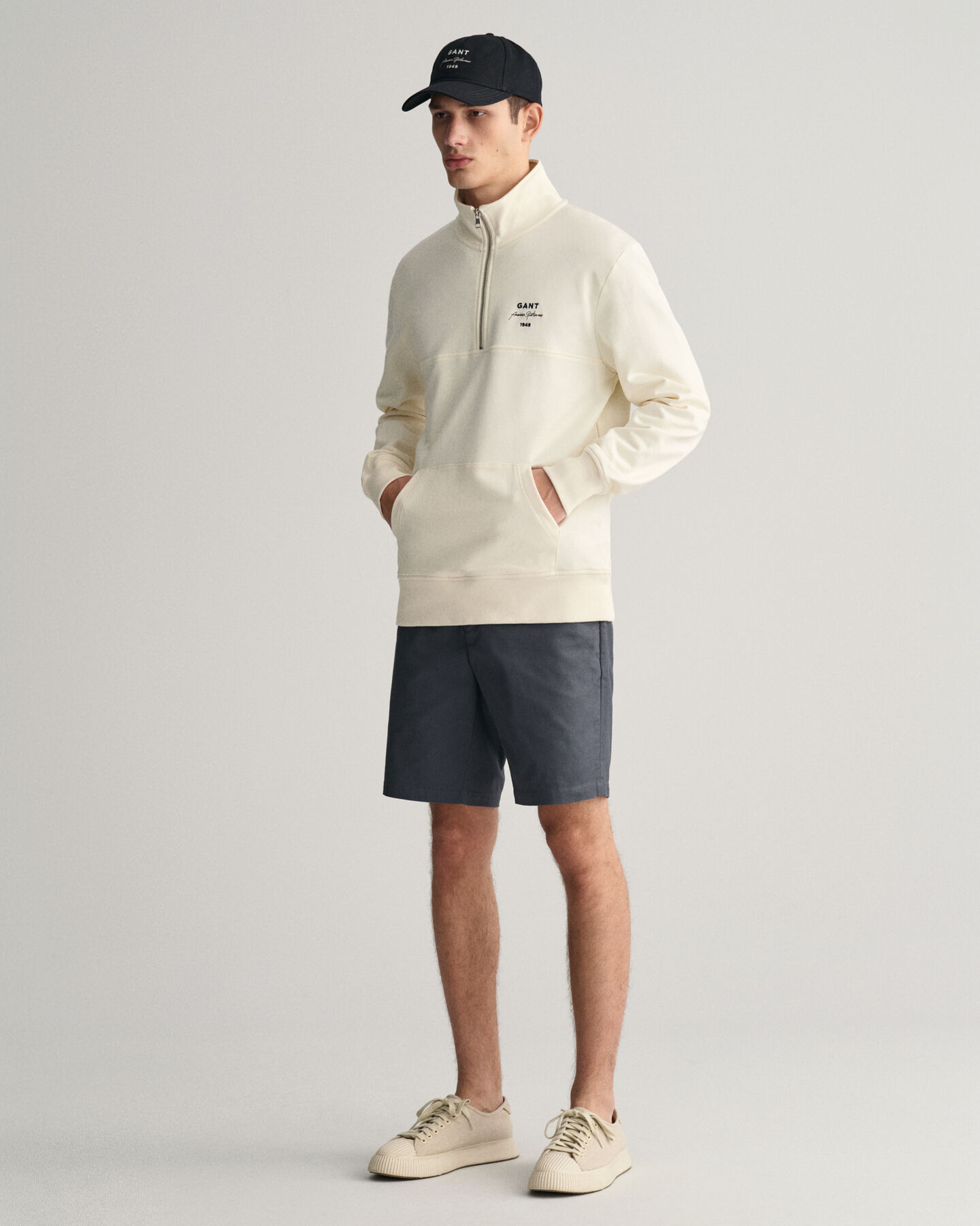 GANT Script Graphic half-zip sweatshirt