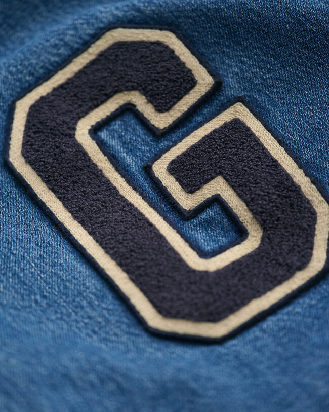 Collegejacka i denim