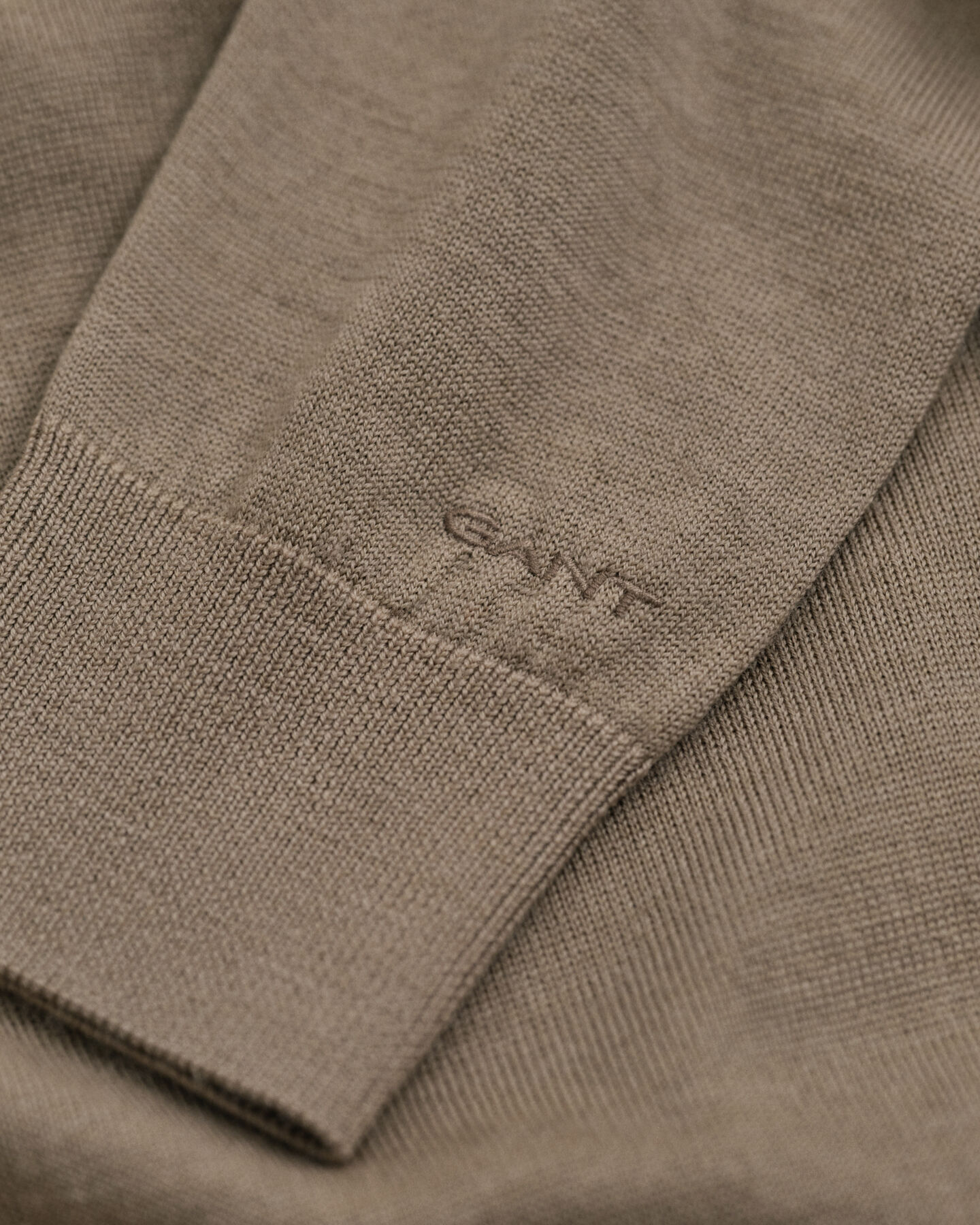 Tröja med polokrage i extra fin merinoull