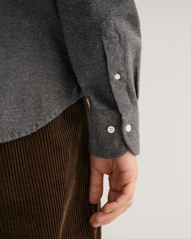 Regular fit fiskbensmönstrad skjorta