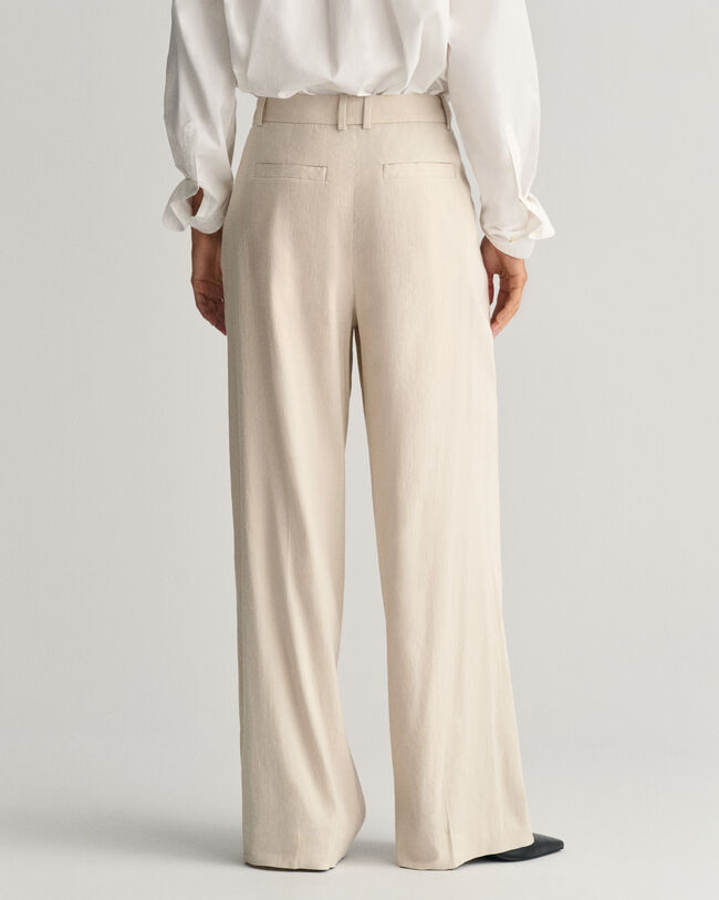 Relaxed fit välskurna byxor i stretchigt linne