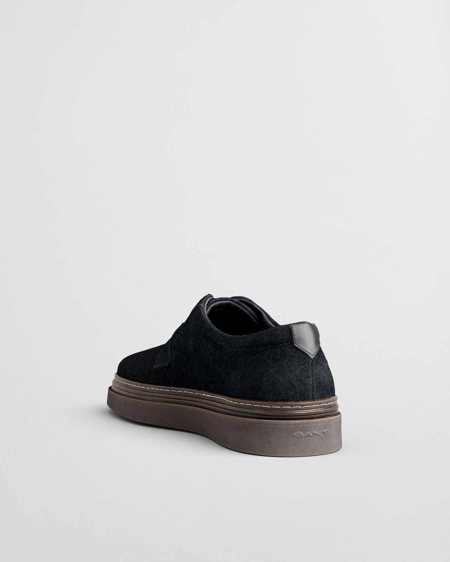 Kinzoon låga snörskor i mocka