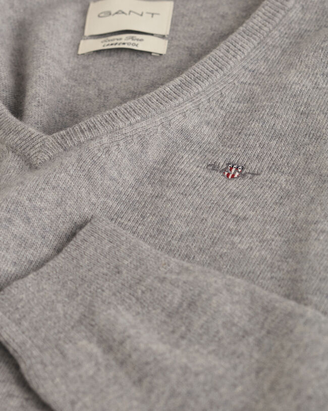 V-ringad tr&ouml;ja i extra fin lammull