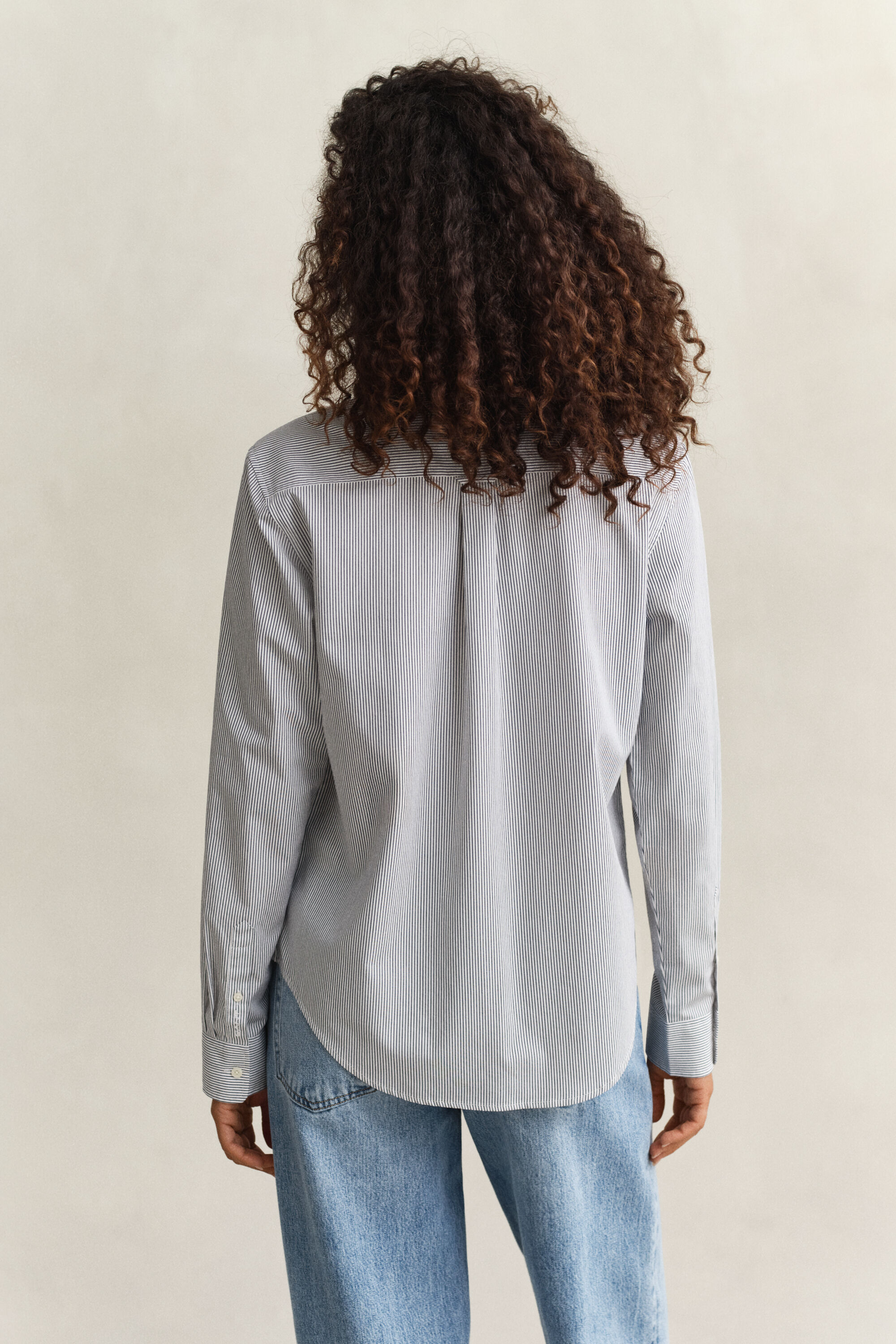 Randig bomullsskjorta med volang