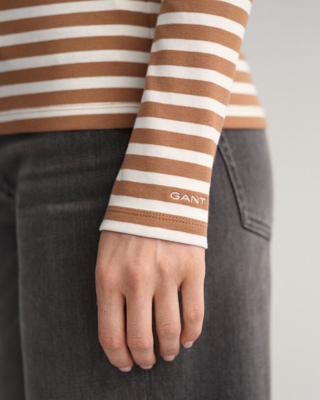 L&aring;ng&auml;rmad randig T-shirt