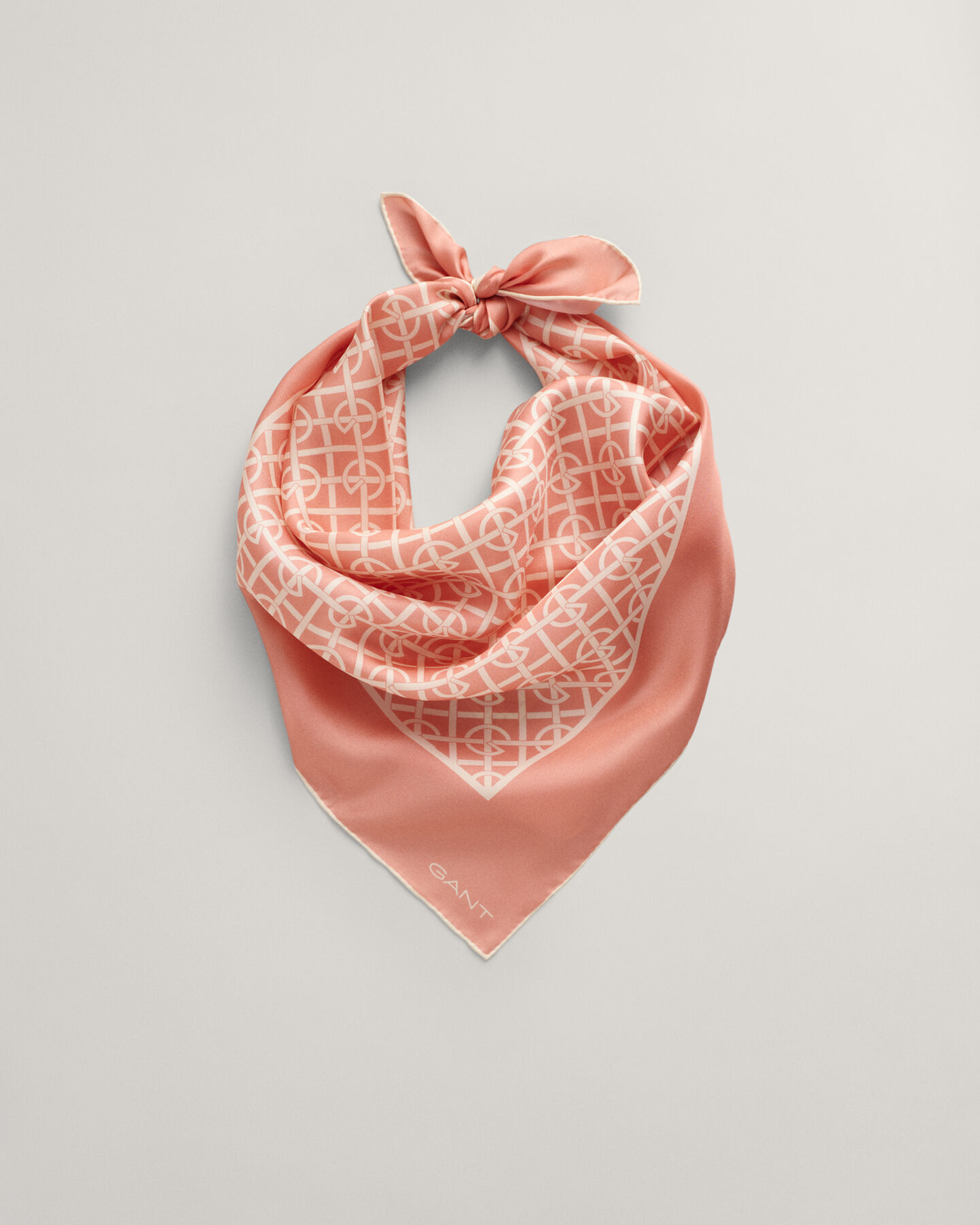 G-mönstrad sidensjal