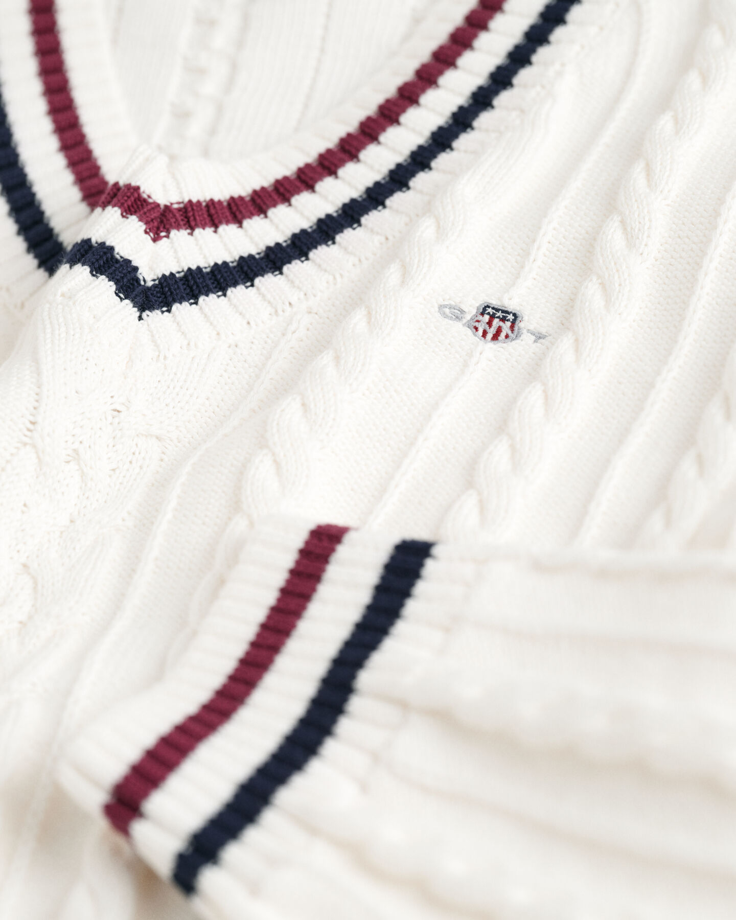 Teens Striped V-ringad kabelstickad tr&ouml;ja