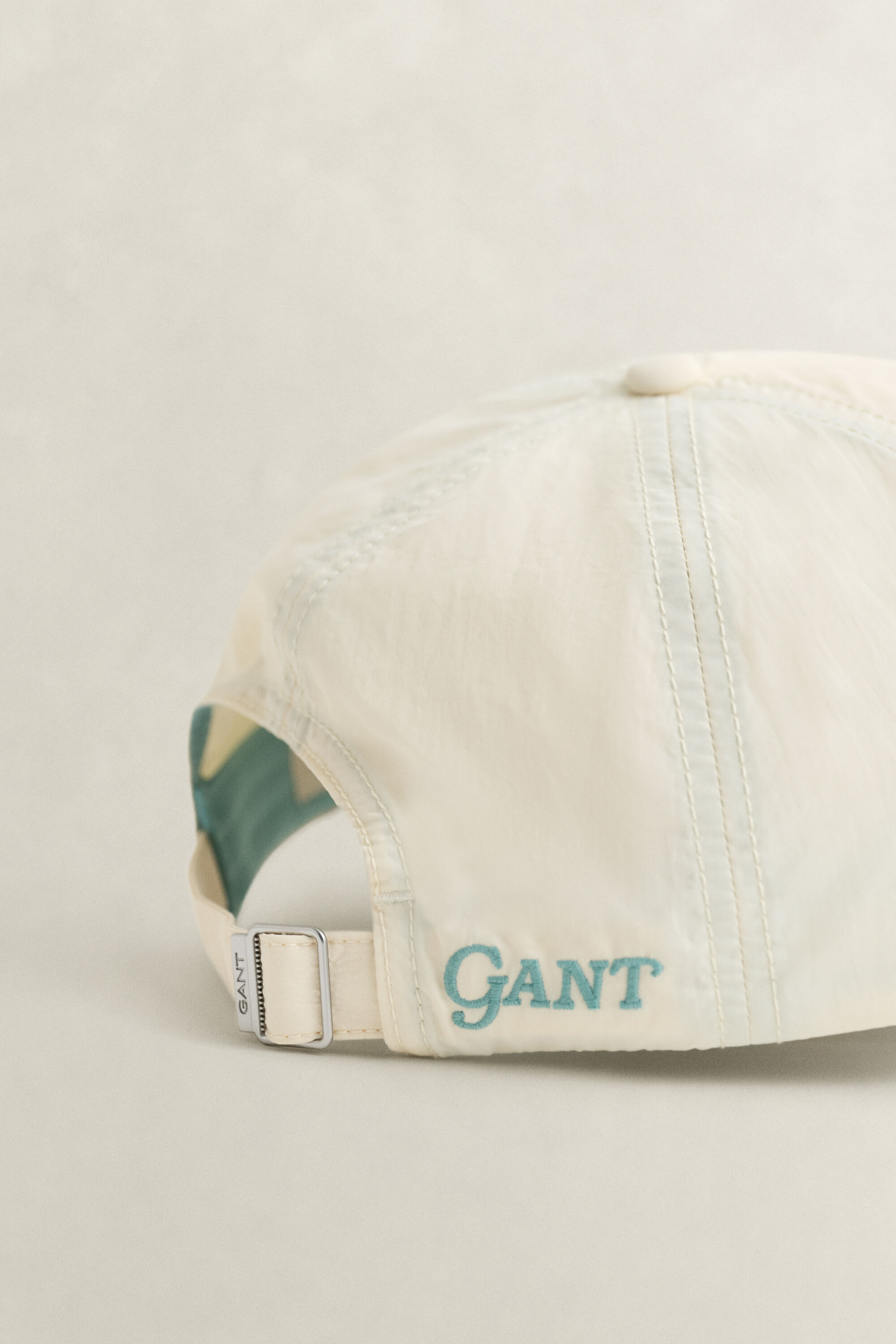 Krinklad keps med tryck