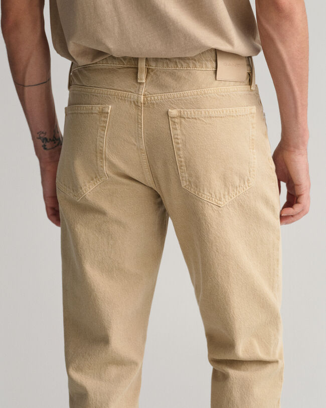 Arley regular fit f&auml;rgade jeans