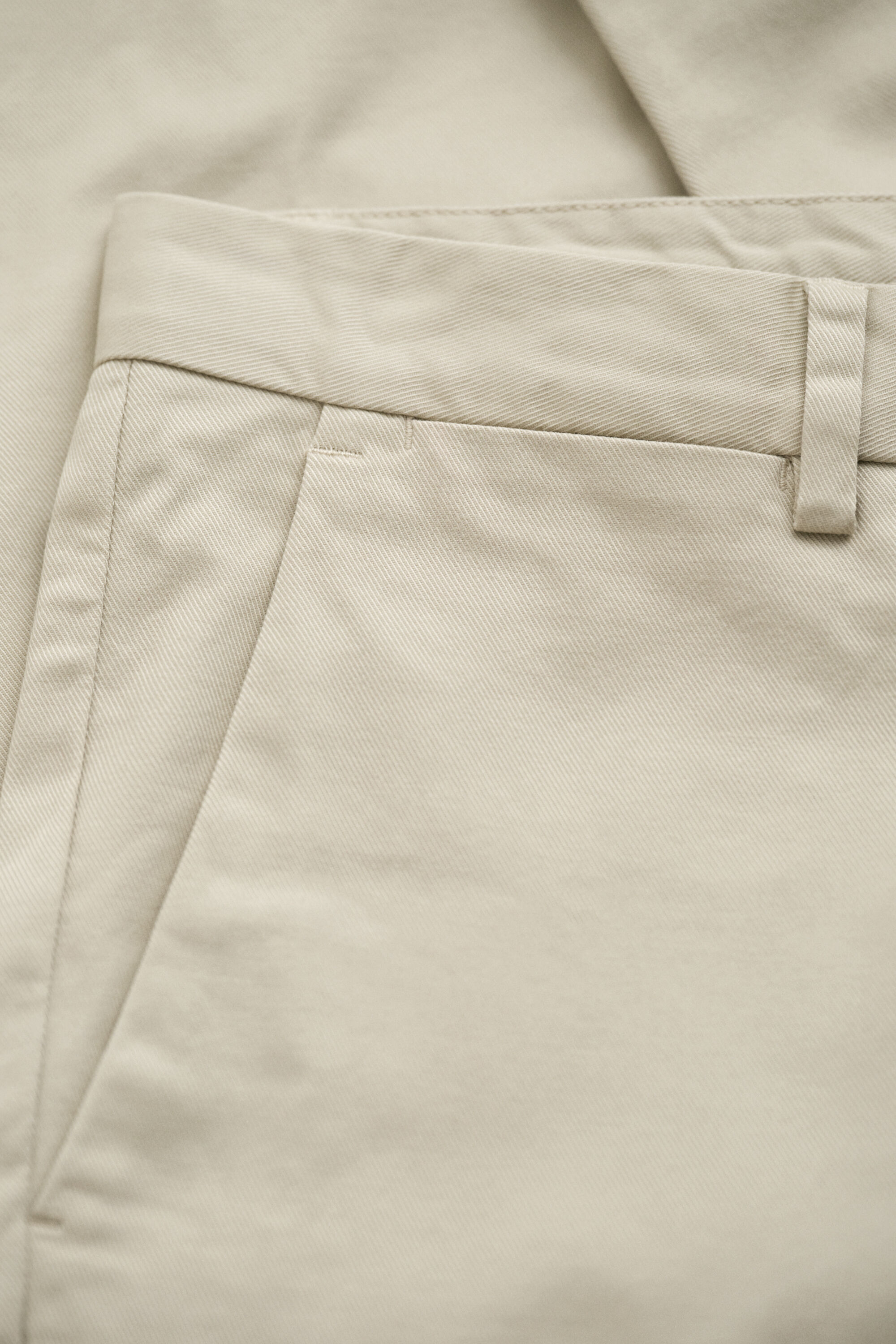 Eleganta chinos med slim fit