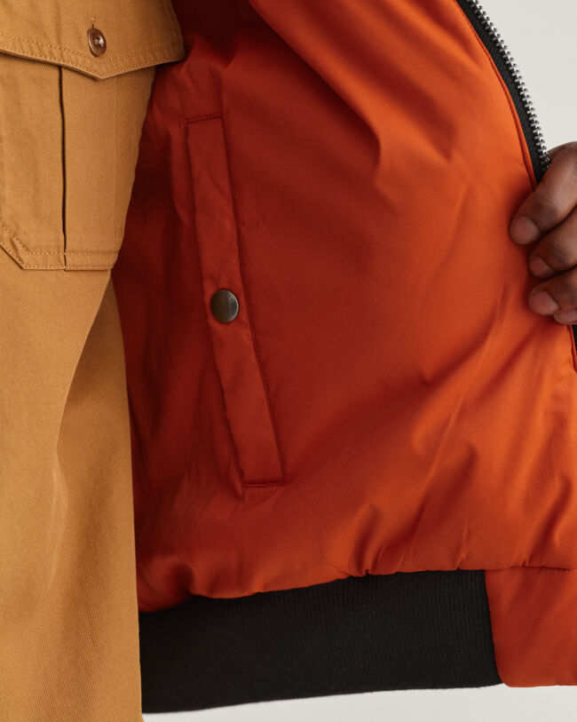 Vändbar bomberjacka