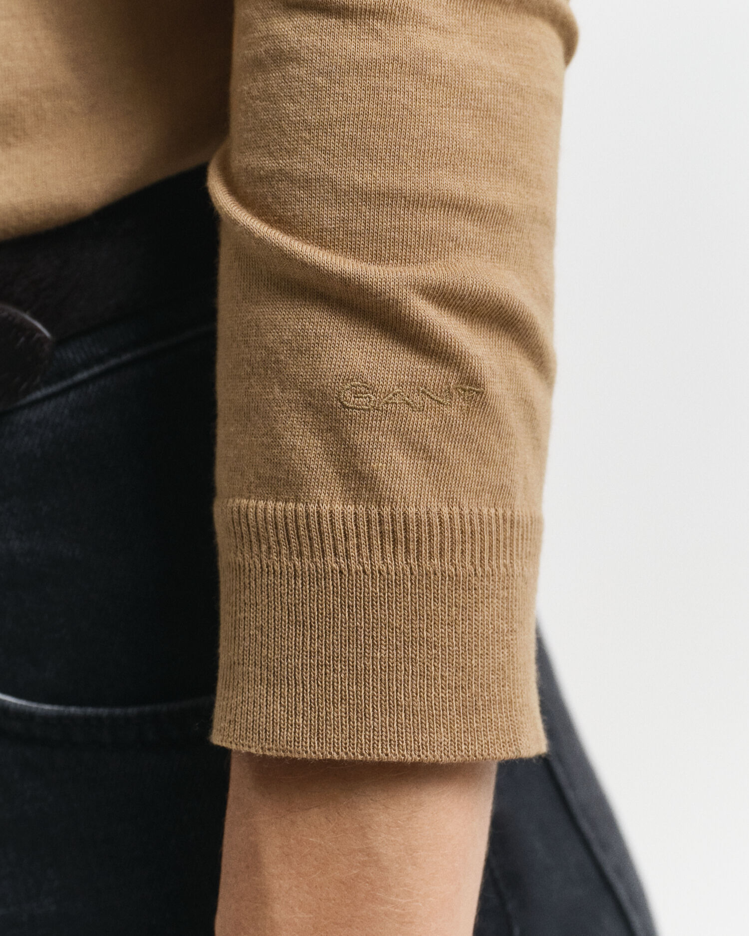 Långärmad sömlös pikétröja med knappar