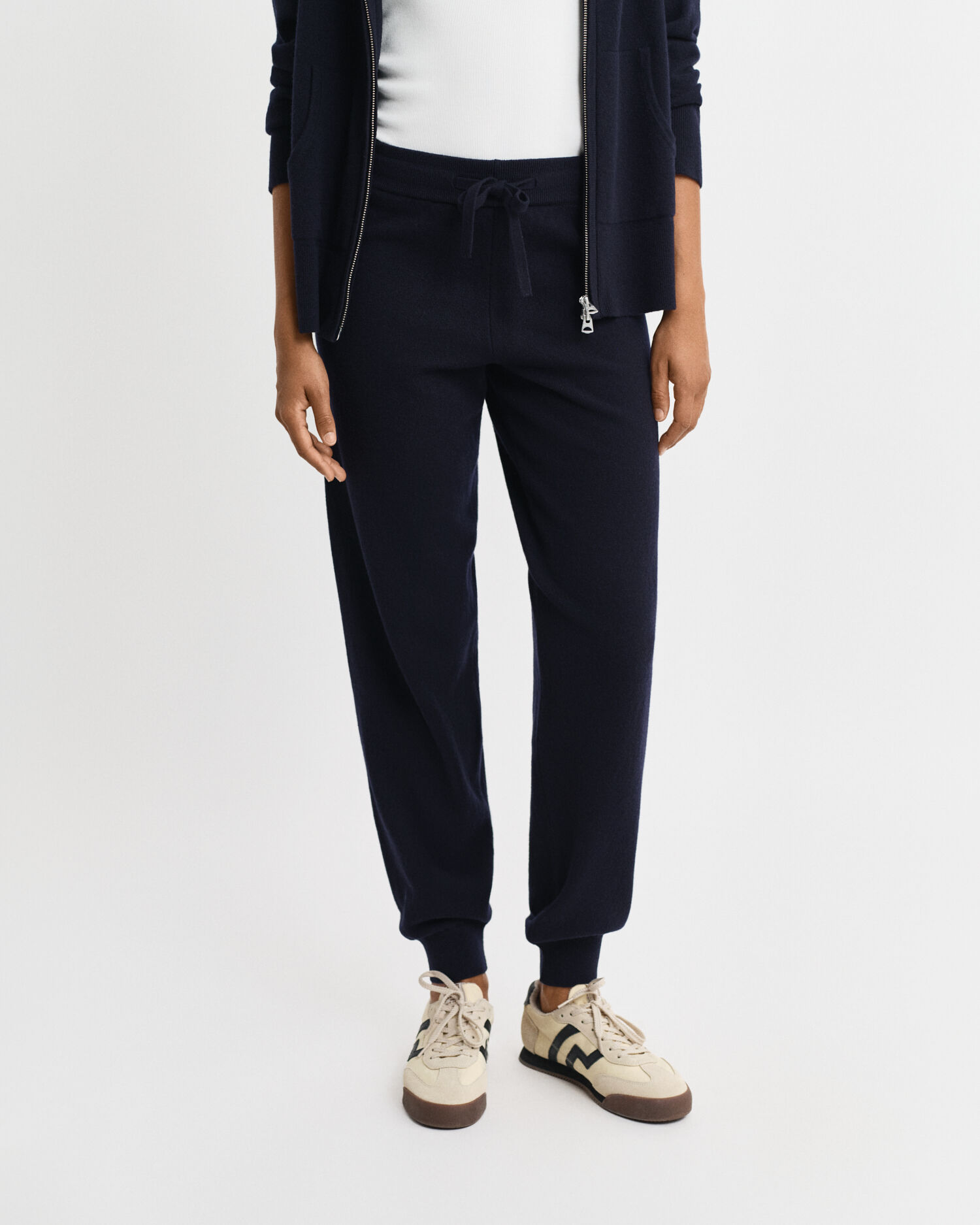 Stickade byxor i superfin lammull