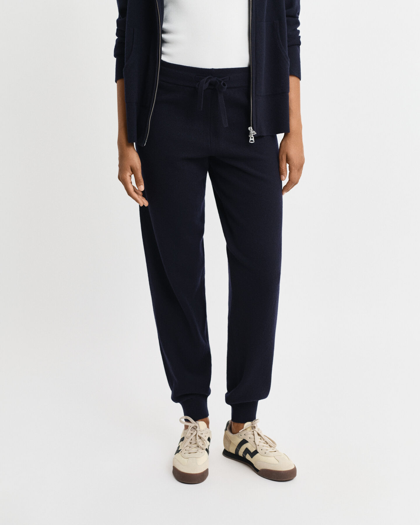 Stickade byxor i superfin lammull