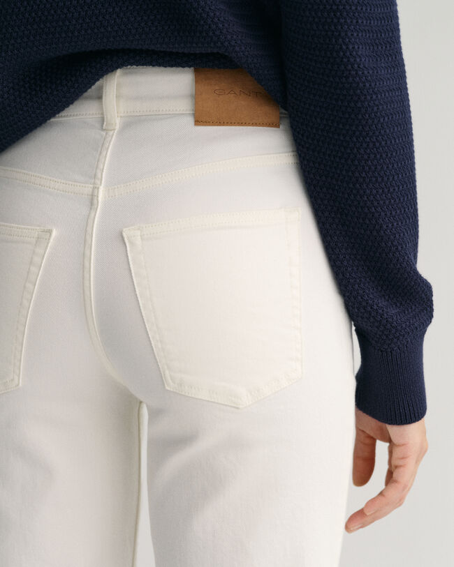 Cropped färgade jeans med vida ben