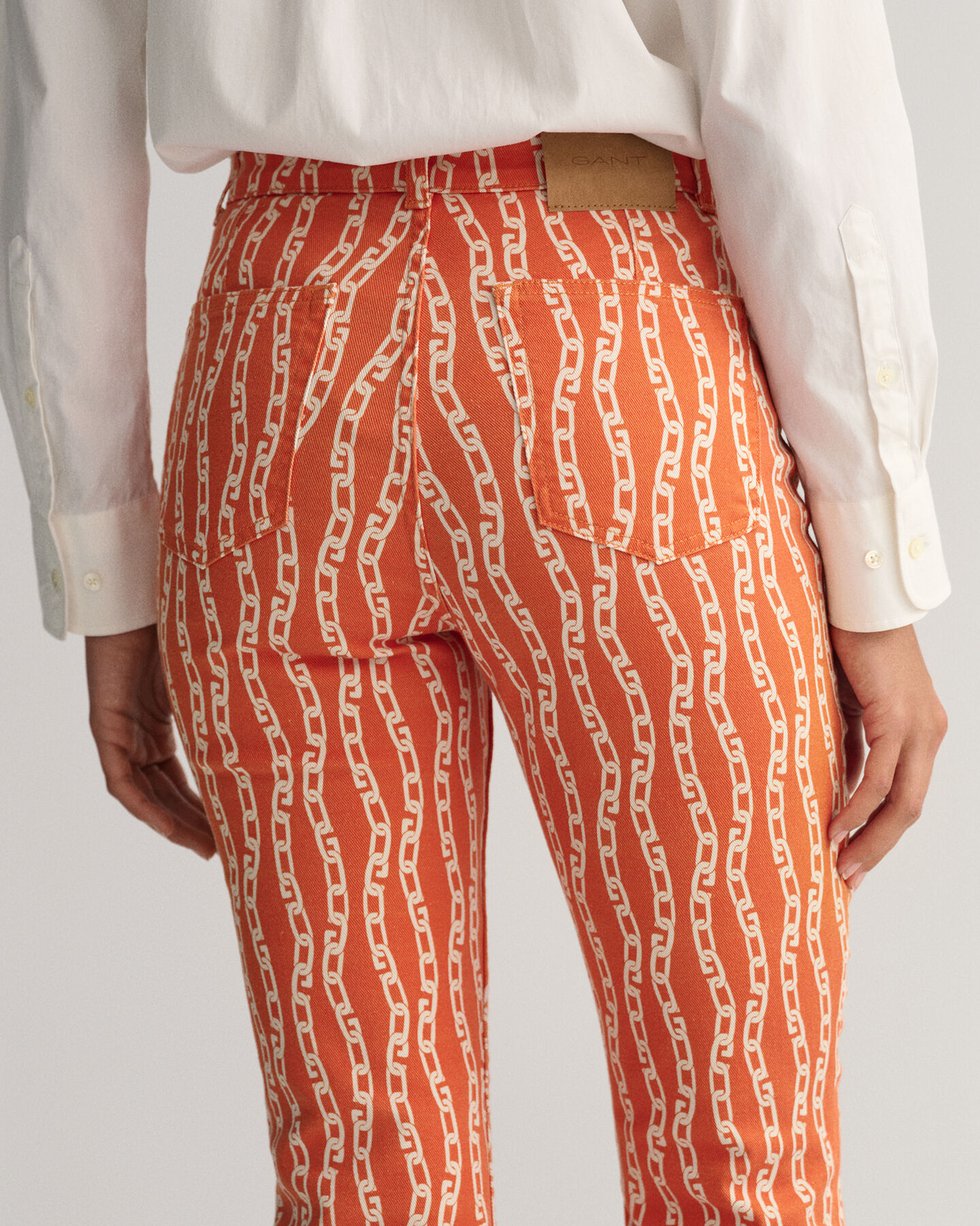 Cropped Chain Print jeans