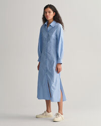 Randig mellanl&aring;ng skjortkl&auml;nning