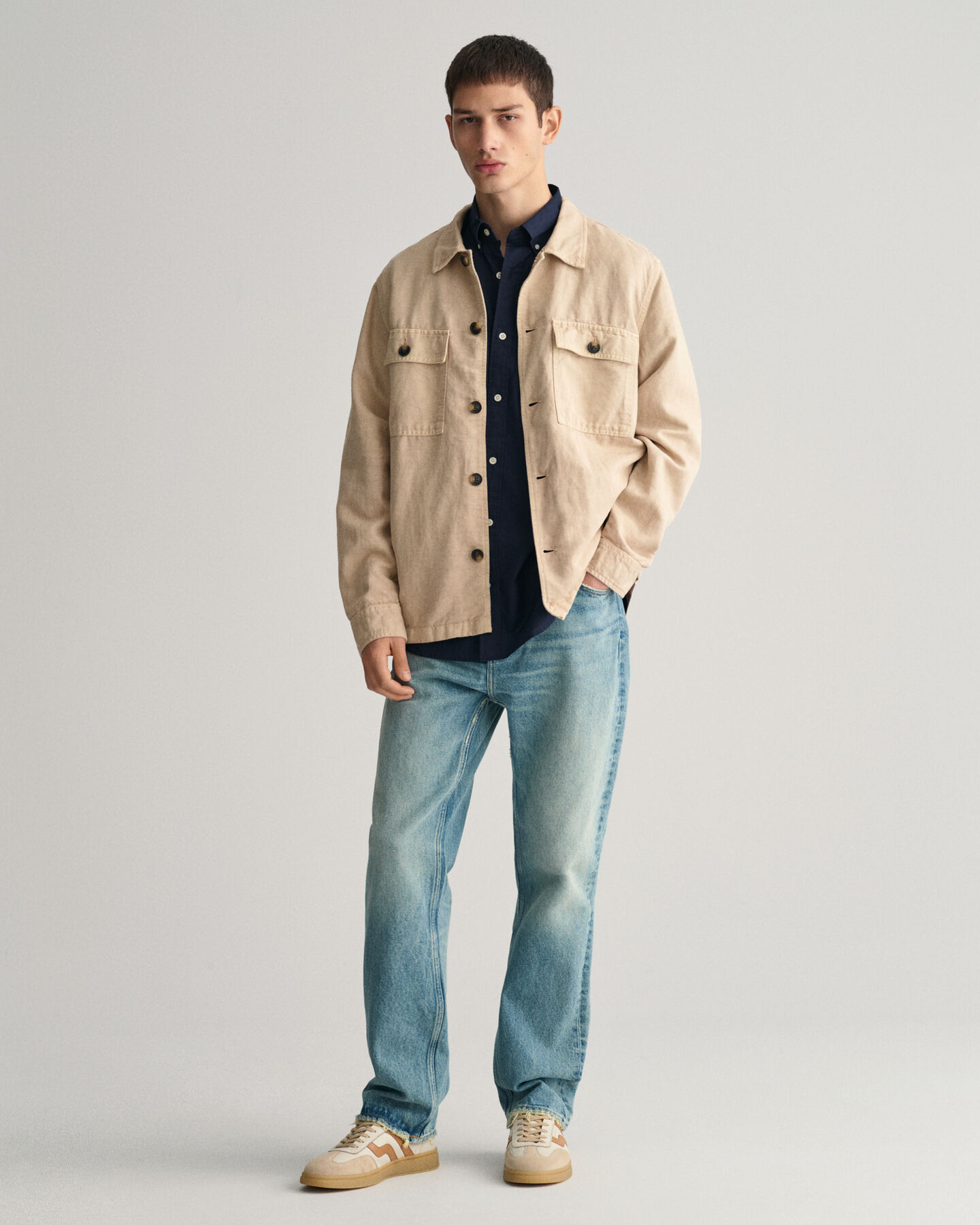 Regular fit kort&auml;rmad skjorta i bomull och linne