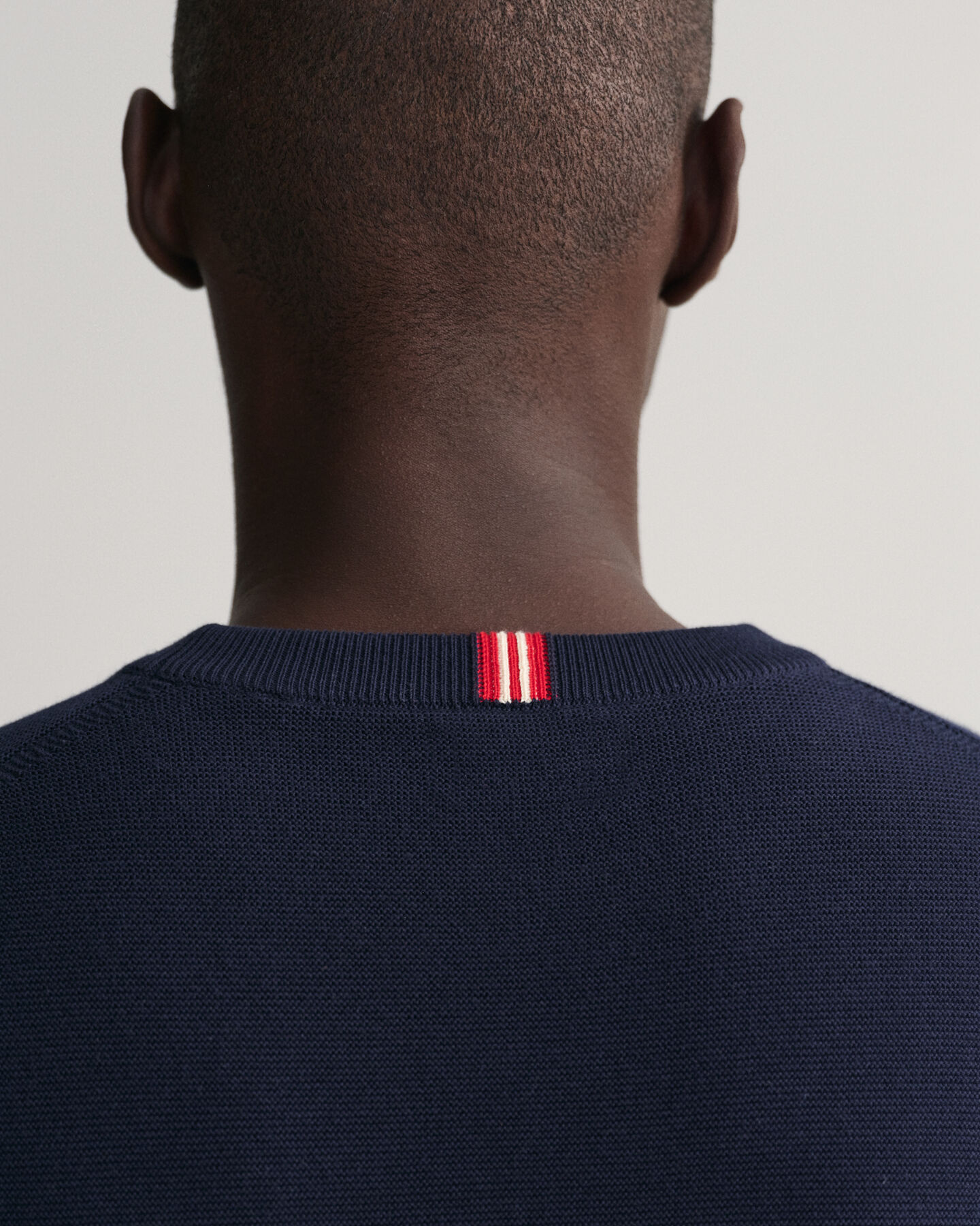 Tunnstickad crew neck tröja