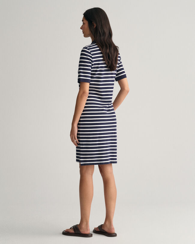 Randig pikéklänning med GANT-sköld