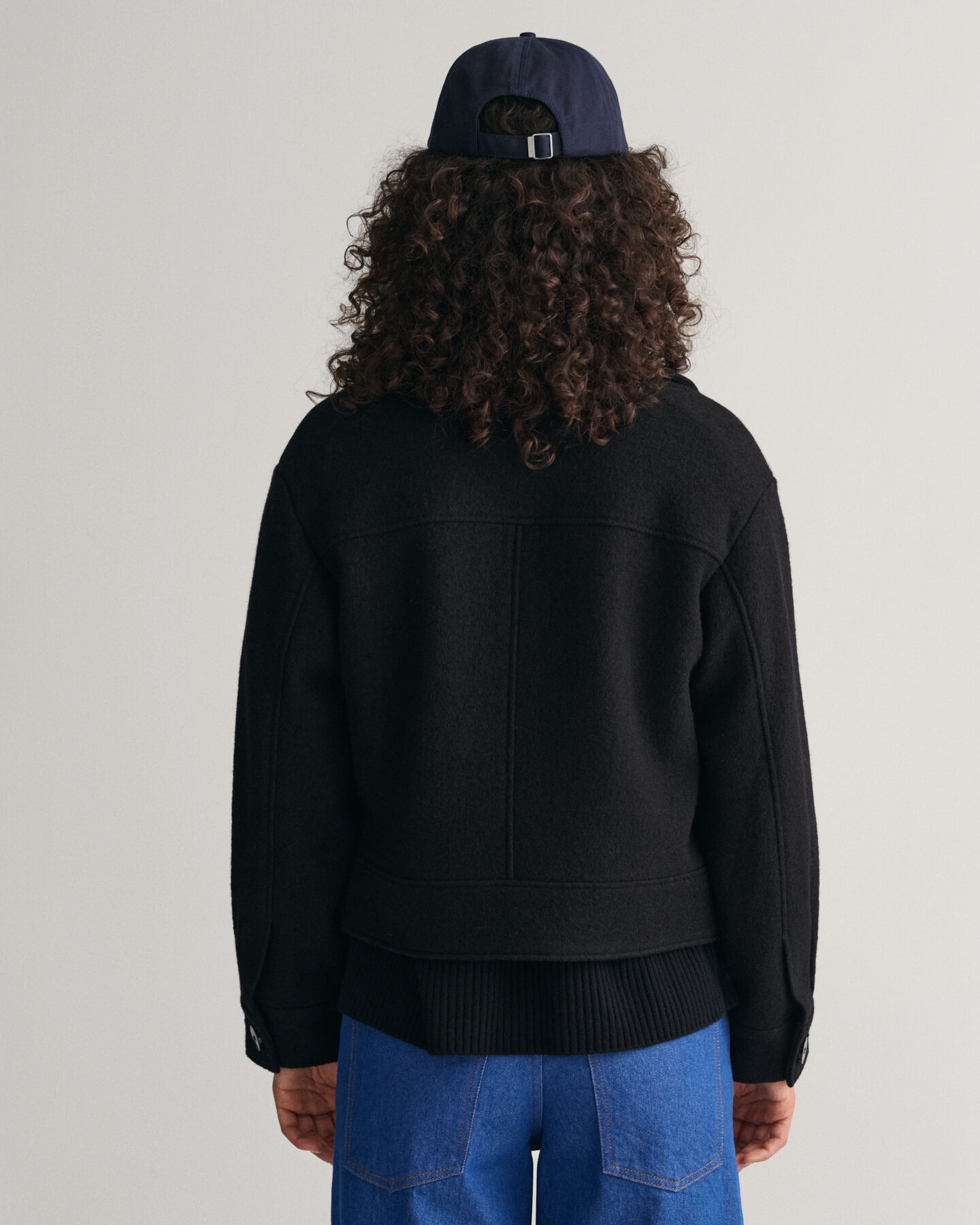 Jacka i boucl&eacute; med dragkedja